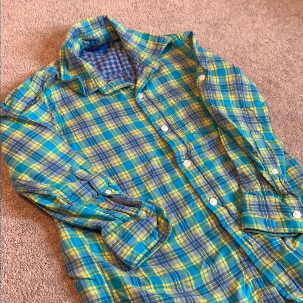 Boys GAP plaid button down size 6-7